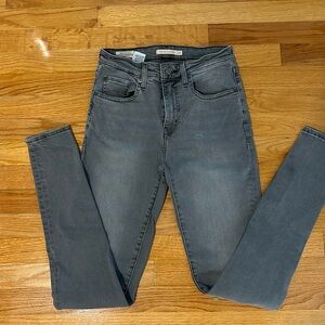 Levi’s 721 high rise skinny jeans